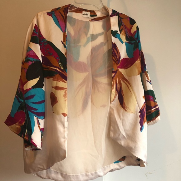 a new day Tops - Gorgeous Kimono Coverup Floral